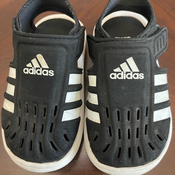 Adidas Kids Closed Toe Black & White, Water Sandals Size 7k with Velcro Closure - Picture 8 of 11